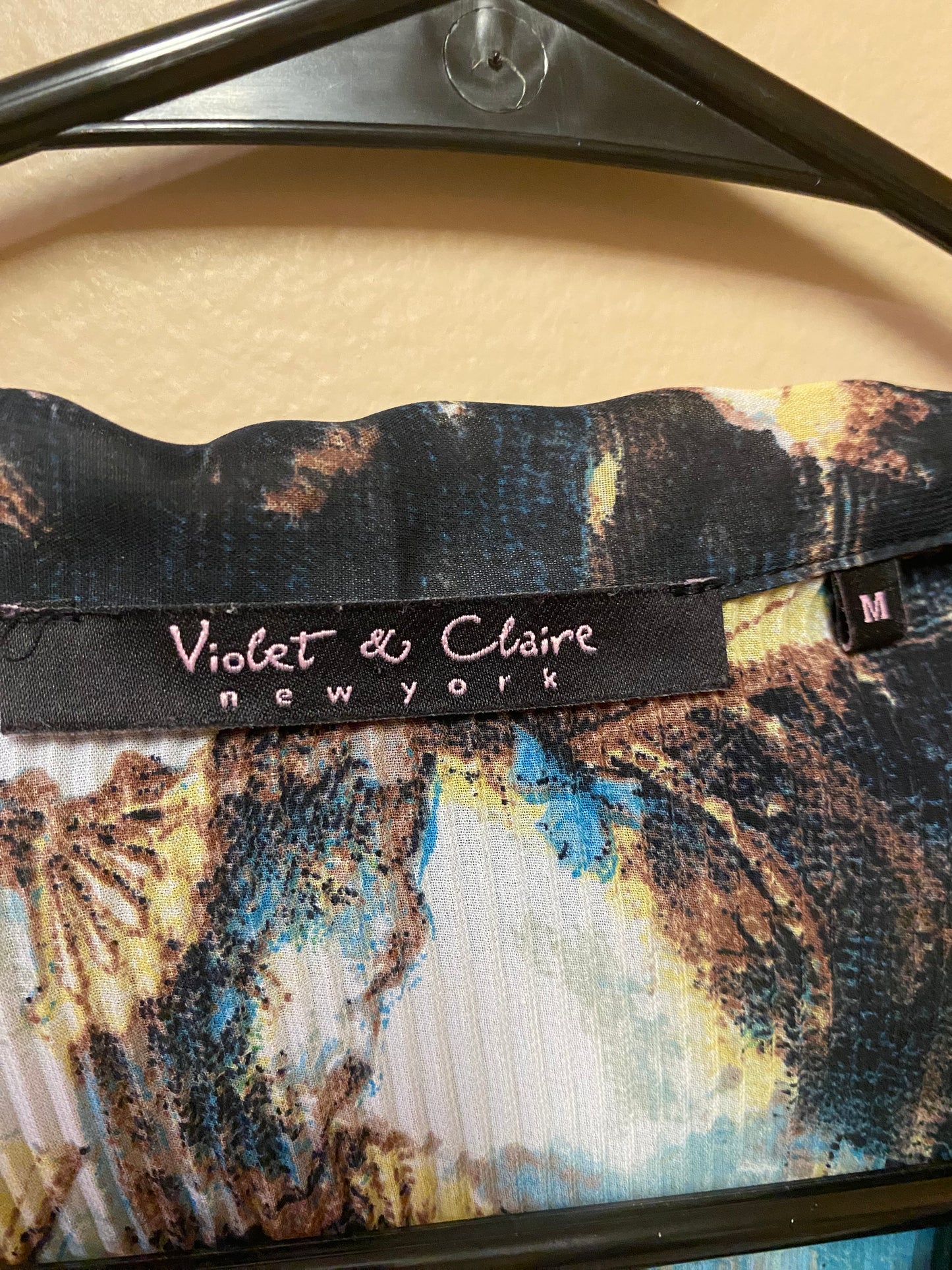 Violet & Claire NY Button up Blouse