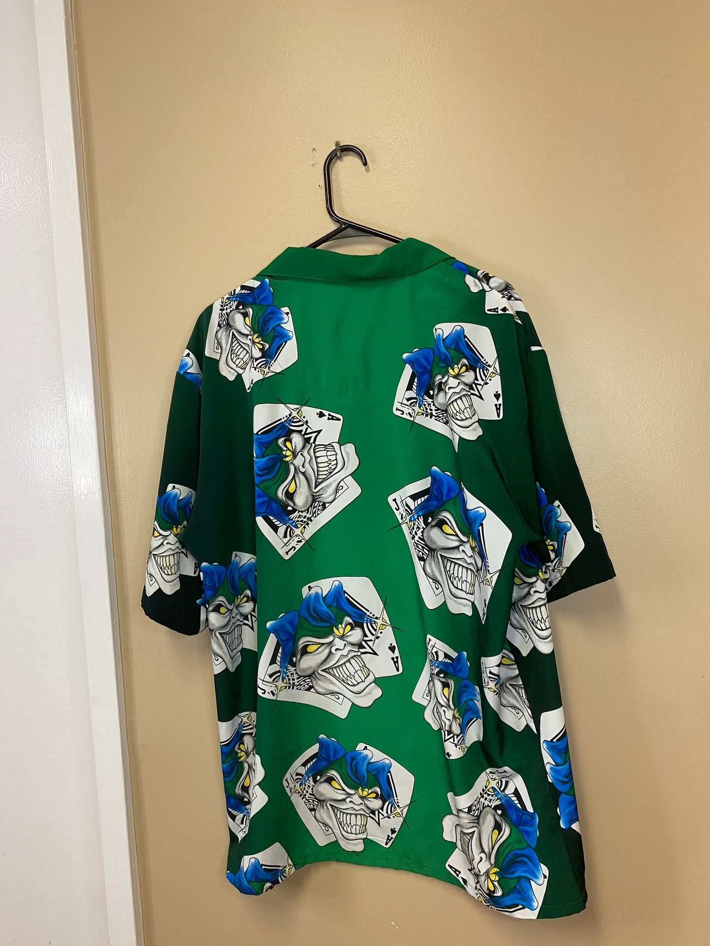 Joker Button up