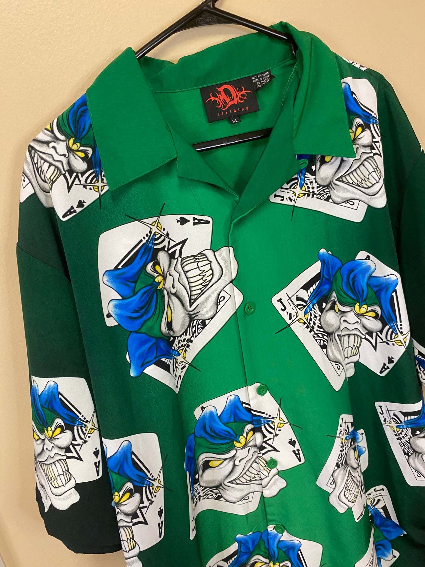 Joker Button up