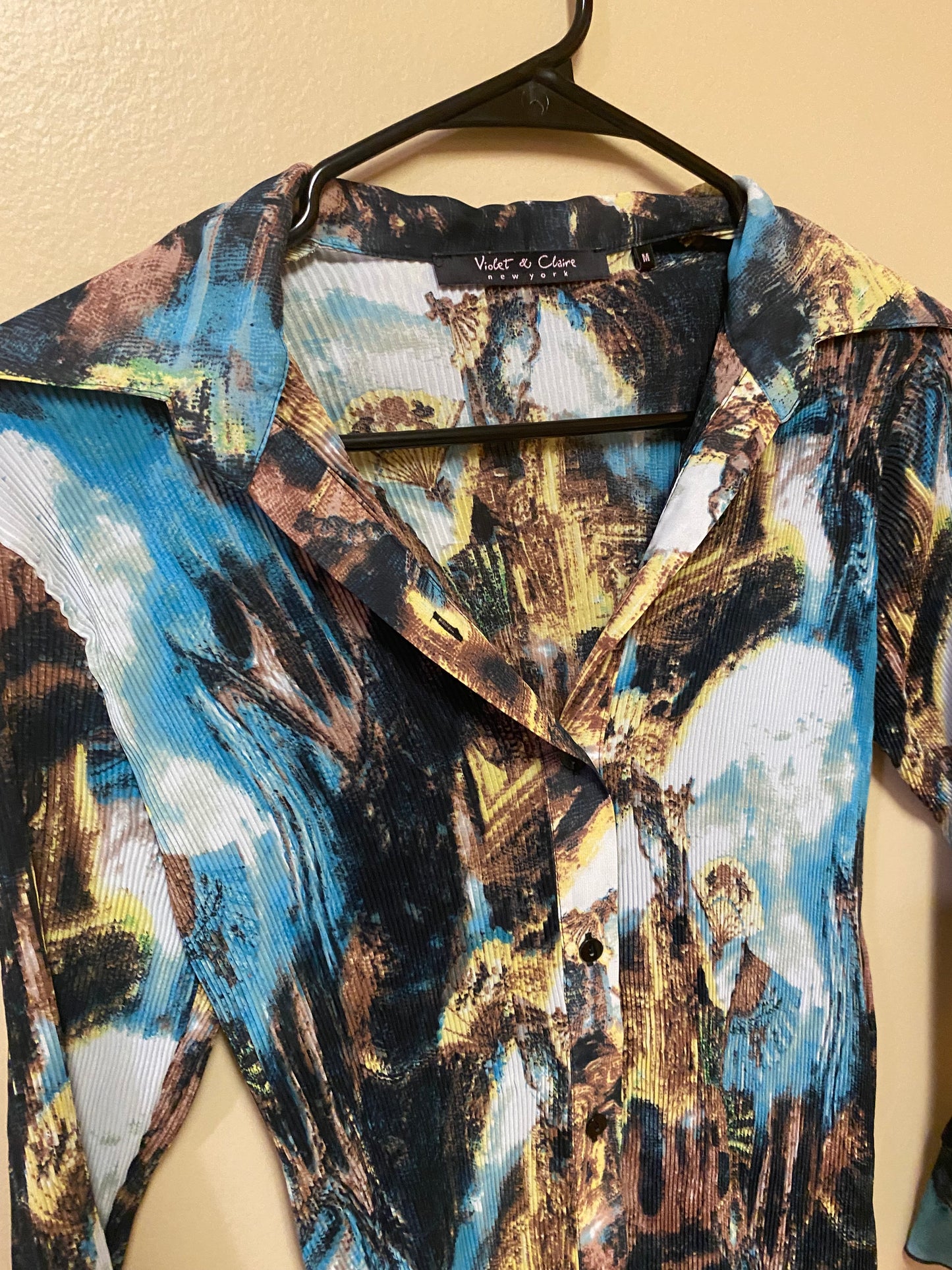 Violet & Claire NY Button up Blouse