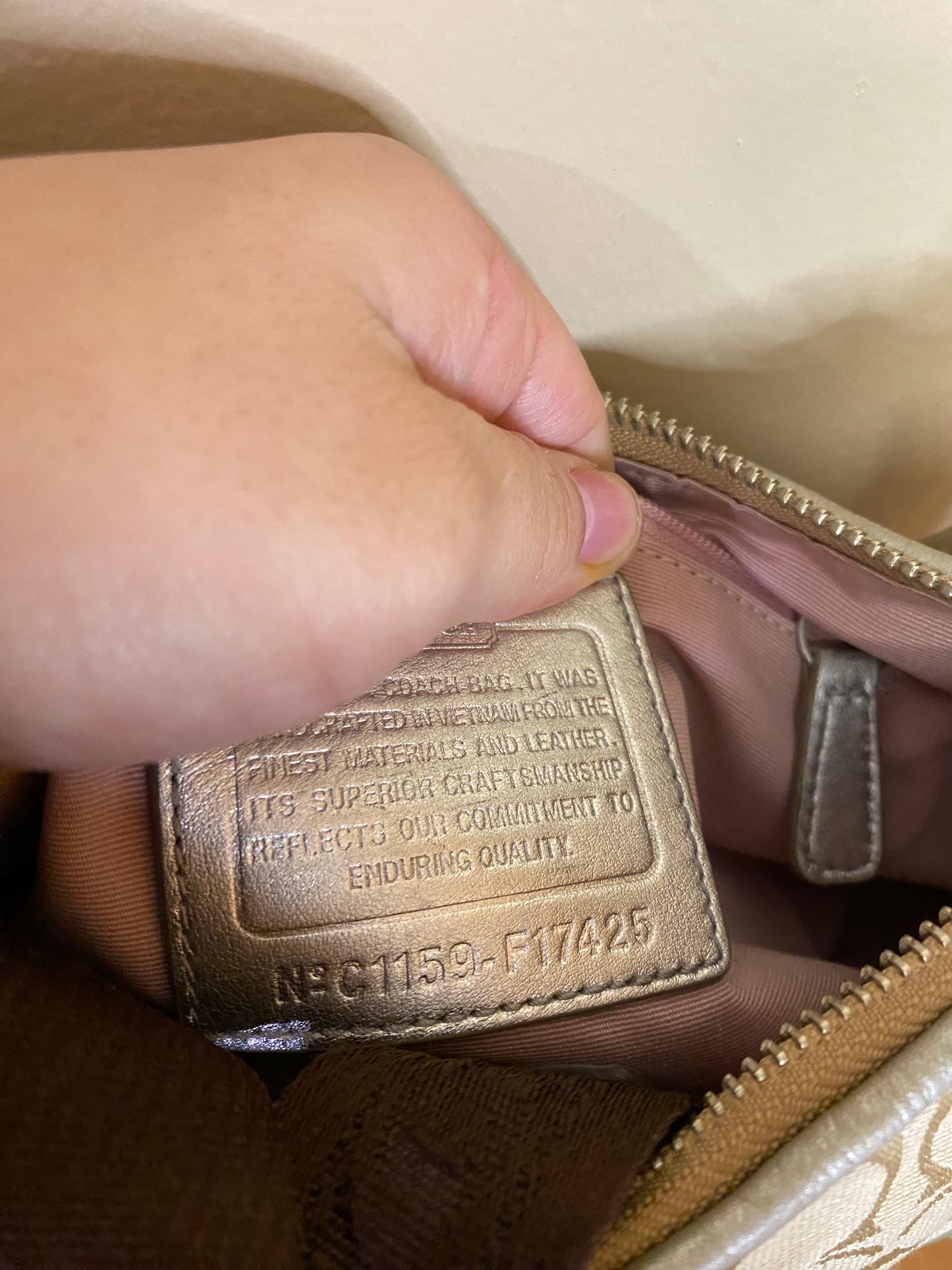 Coach Cross Body F17425