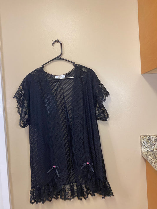 Val Mode Lace Coverup