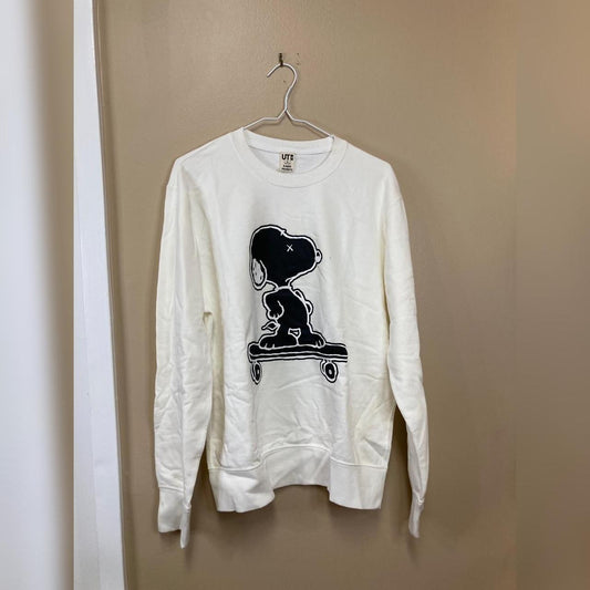Uniqlo Kaws Peanuts Snoopy Sweatshirt